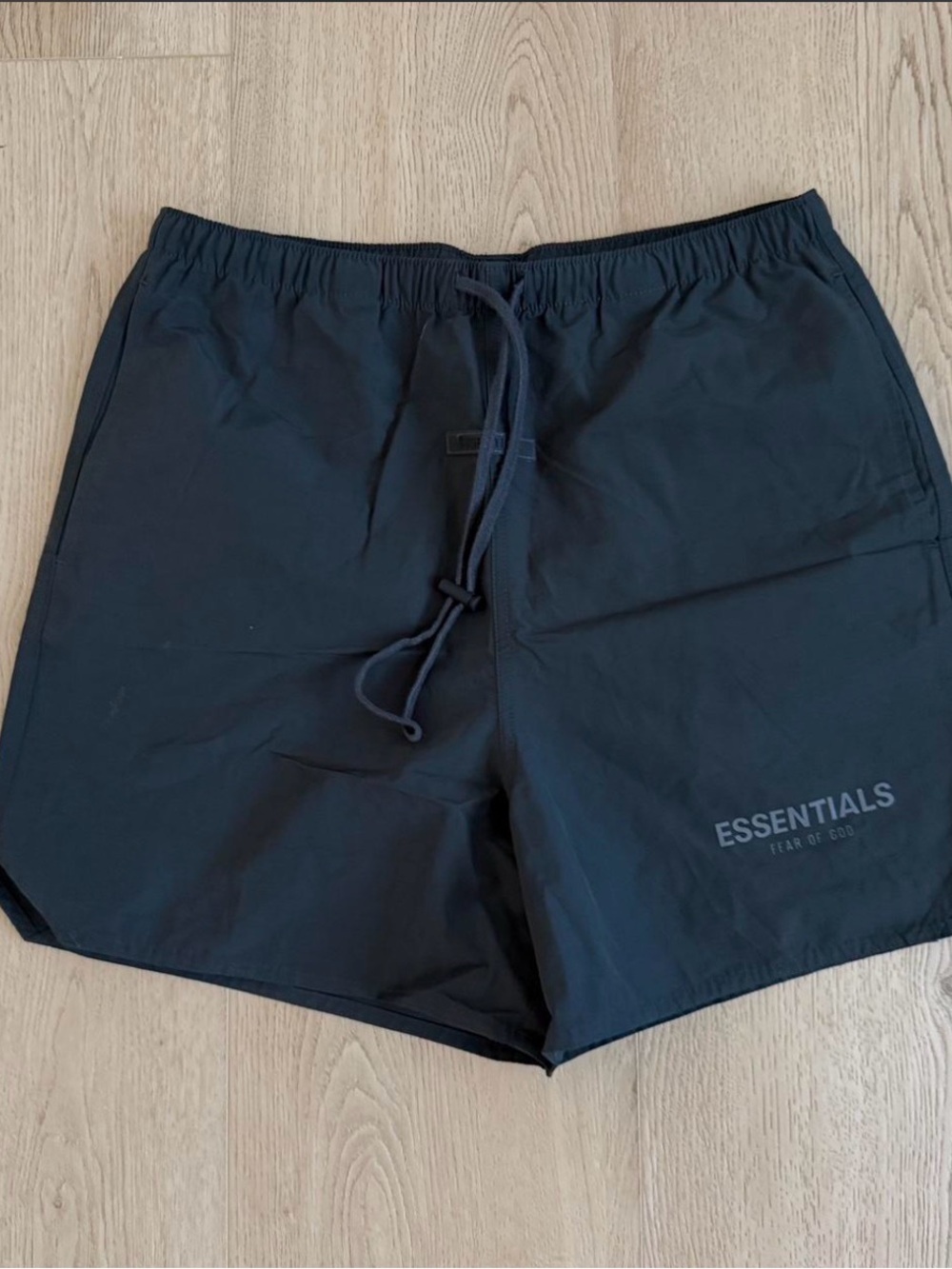 ESSENTIALS Fear of God Black Logo Shorts